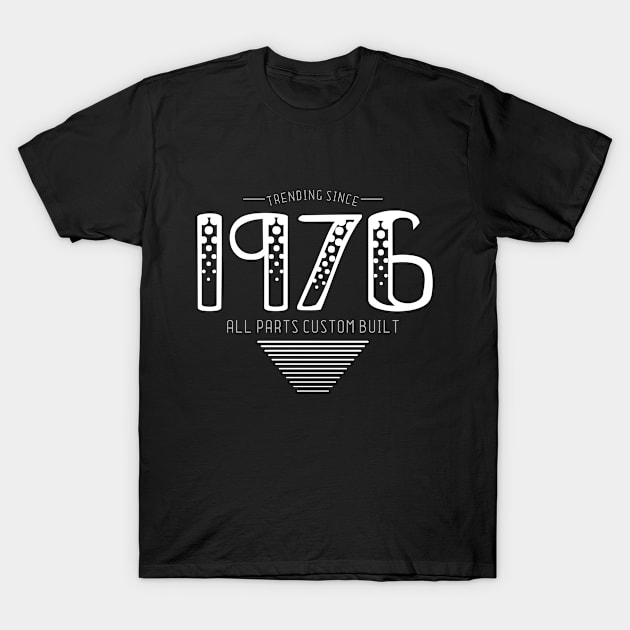 44th Birthday T-Shirt - Vintage 1976 T-Shirt by Reshartinc